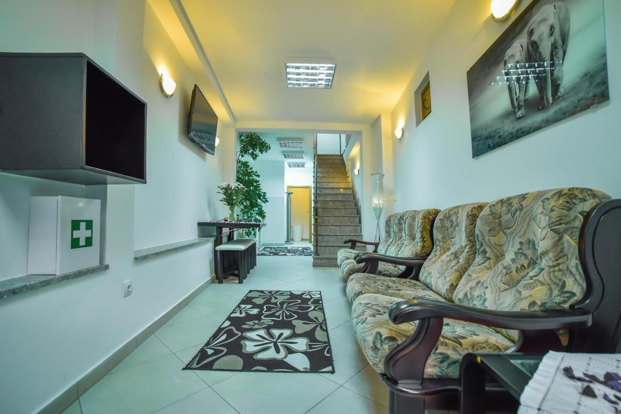 Hostel Sinj Exterior photo