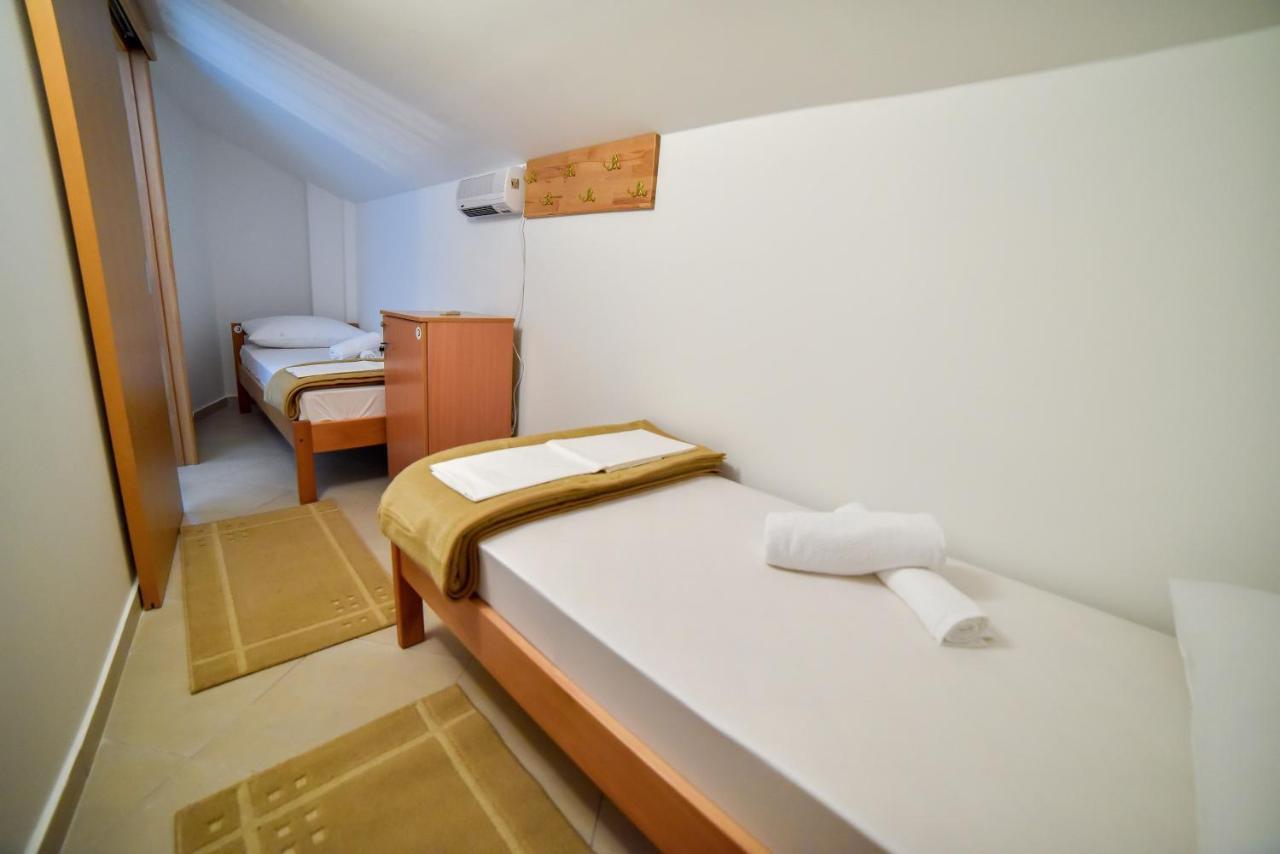 Hostel Sinj Exterior photo