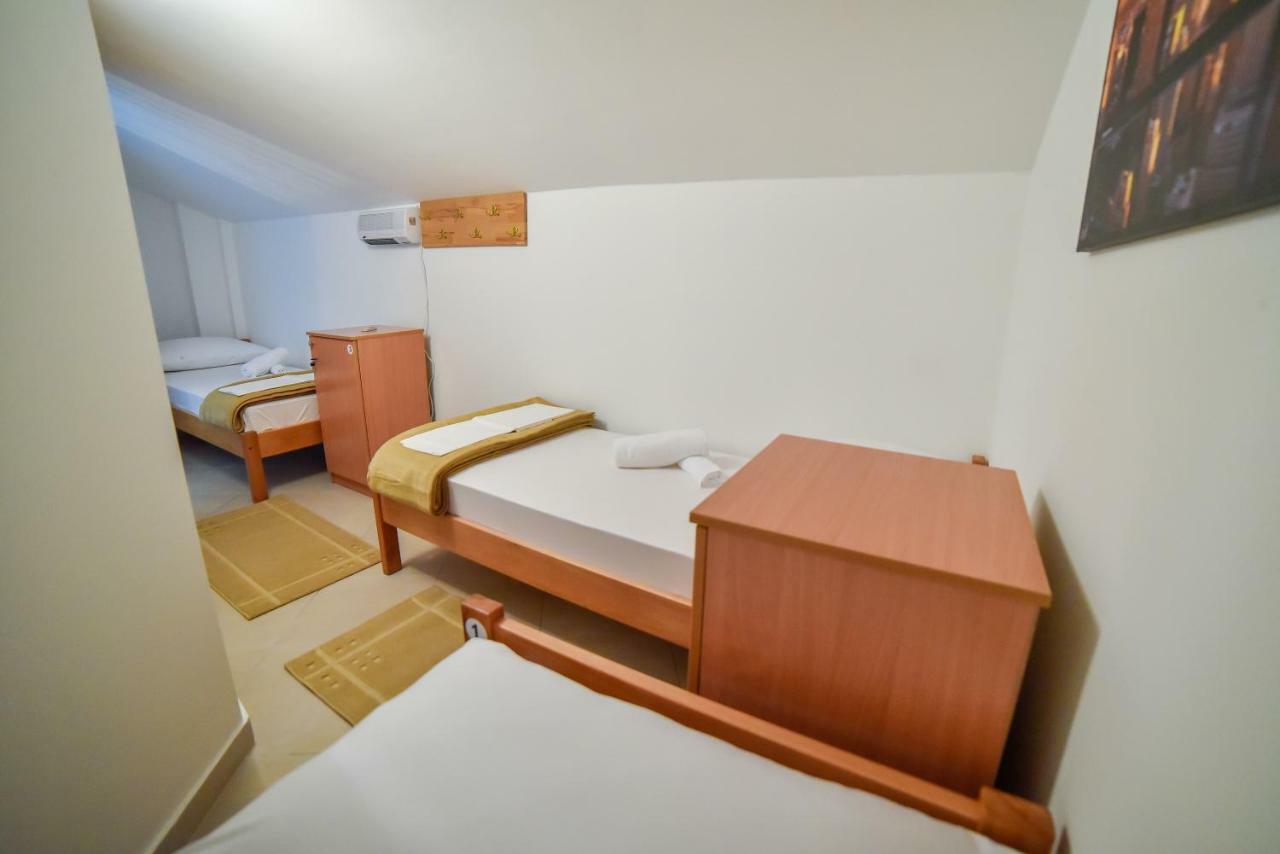 Hostel Sinj Exterior photo